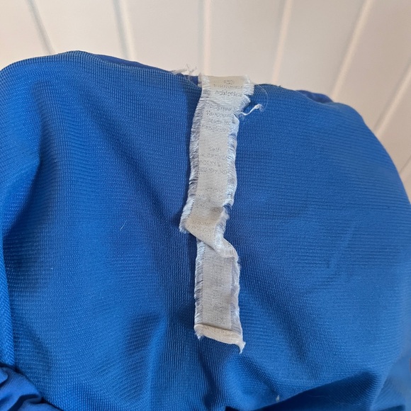 Lululemon tracker shorts size 6 - Picture 3 of 4